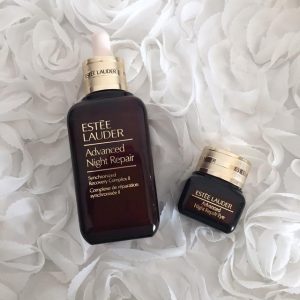 %title插图%num 雅诗兰黛小棕瓶怎么用